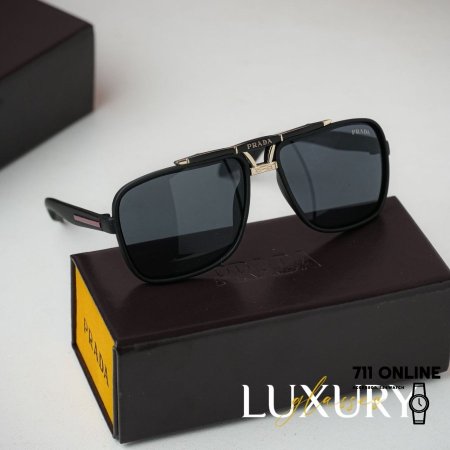 نظارة برادا